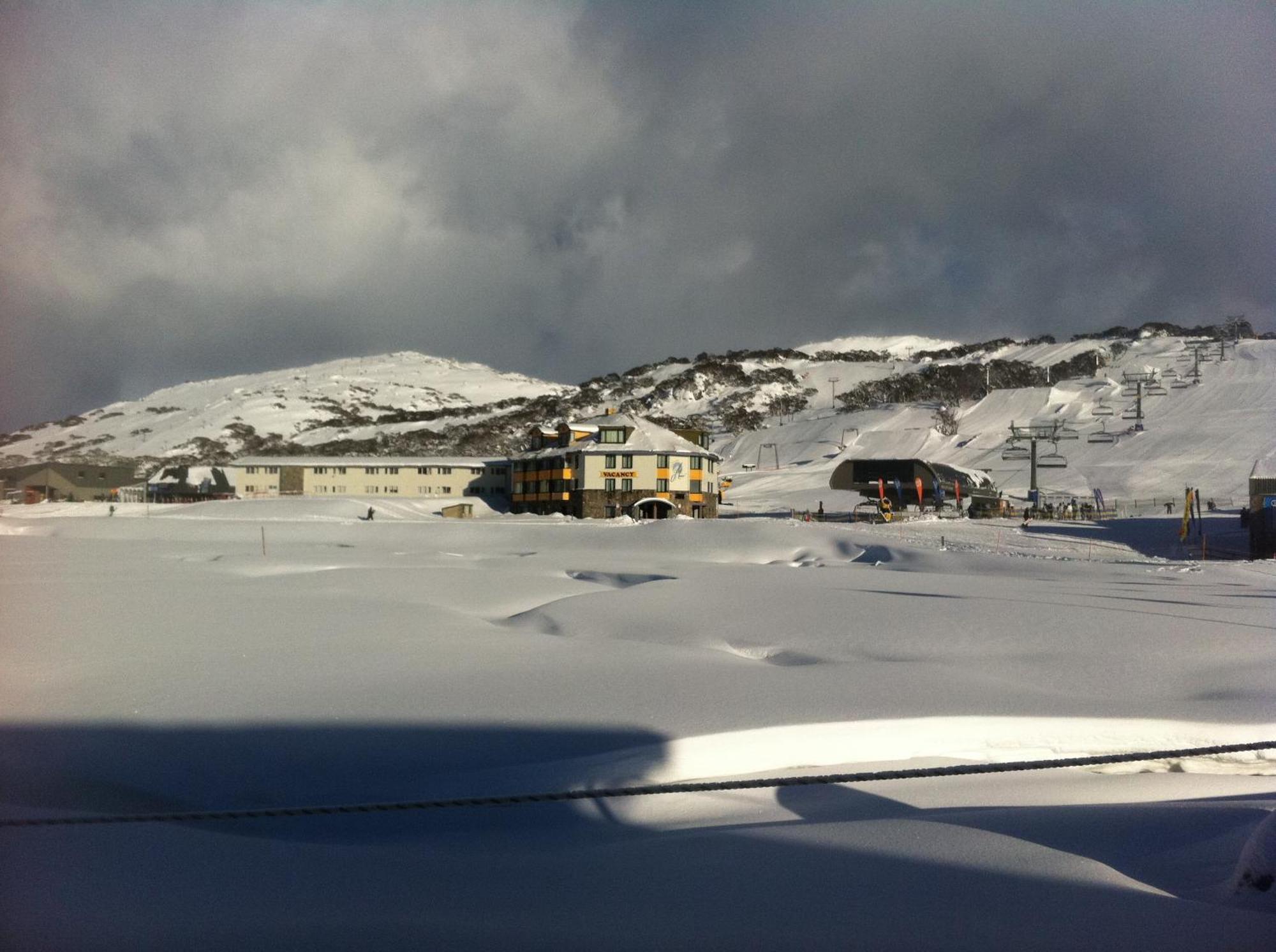 Perisher Manor Hotel Perisher Valley Exterior photo